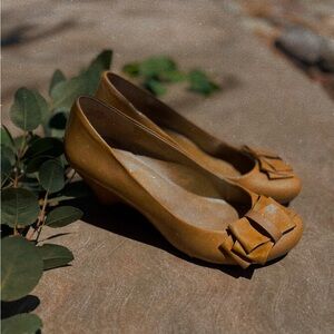 ME TOO | Ladies Patent Leather Shallow Toe Pump Heels 8.5